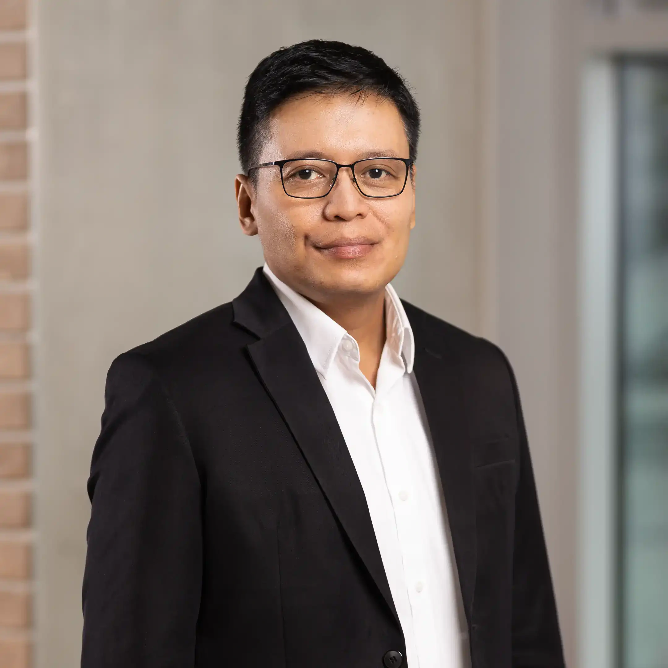 Interfaccia mobile di Allinbet con poker e scommesse